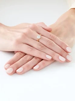 Pierścionek z żółtego złota z diamentami - 0,10 ct - próba 585