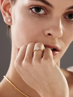 Pierścionek z żółtego złota z brylantami - 0,30 ct - próba 585