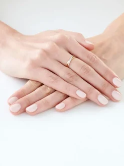 Pierścionek  z żółtego złota z diamentami - 0,02 ct - próba 375