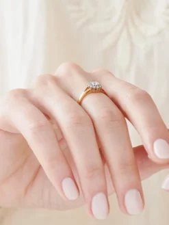 Pierścionek z żółtego złota z brylantami - 0,31 ct - próba 585