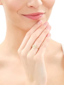 Pierścionek z żółtego złota z diamentami - kwiat - 0,11 ct - próba 585