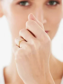 Pierścionek z żółtego złota z brylantem - 0,08 ct - próba 585