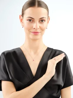 Pierścionek z żółtego złota z diamentami i rubinem - próba 585