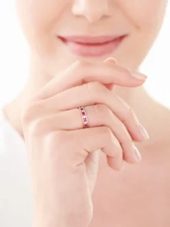 Pierścionek z żółtego złota z diamentami i rubinami syntetycznymi - próba 375