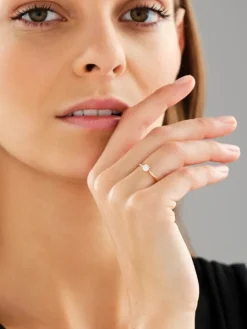 Pierścionek z  żółtego złota z brylantem laboratoryjnym - 0,25 ct - próba 585