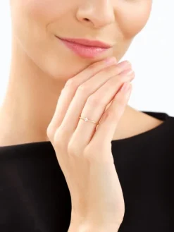 Pierścionek z żółtego złota z brylantami - 0,05 ct - próba 375