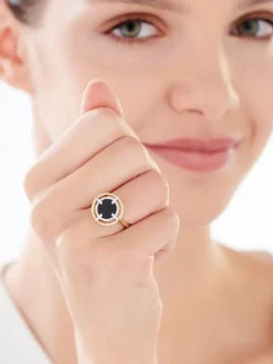 Pierścionek z żółtego złota z diamentami i onyksem - próba 585