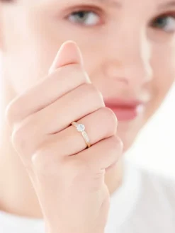 Pierścionek z żółtego złota z diamentami - 0,15 ct - próba 585