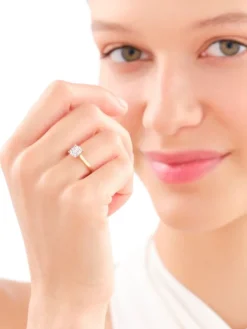 Pierścionek z żółtego złota z brylantami - 0,08 ct - próba 585