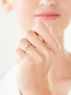 Pierścionek z żółtego złota z diamentami - 0,07 ct - próba 585