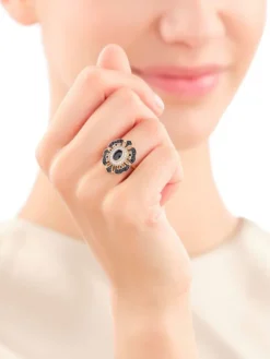 Pierścionek z żółtego złota z diamentami i szafirami - próba 585