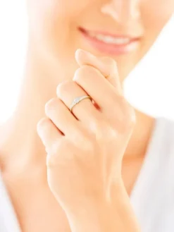 Pierścionek z żółtego złota z diamentami - 0,09 ct - próba 585