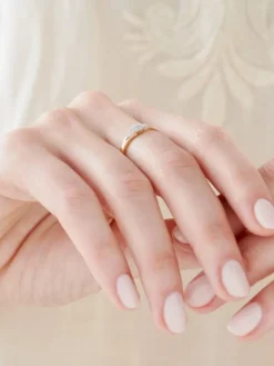 Pierścionek z żółtego złota z diamentami - 0,09 ct - próba 585