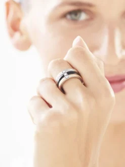 Pierścionek ze stali szlachetnej z cyrkoniami