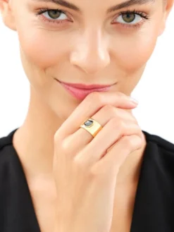 Pierścionek ze stali szlachetnej z cyrkonią