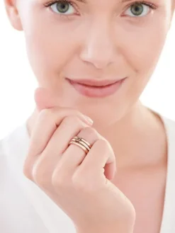 Pierścionek ze stali szlachetnej z kryształami