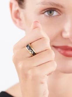 Pierścionek ze stali szlachetnej