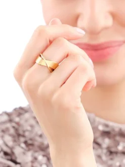 Pierścionek ze stali szlachetnej