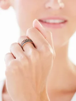 Pierścionek ze stali szlachetnej z kryształami