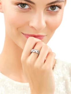 Pierścionek ze stali szlachetnej