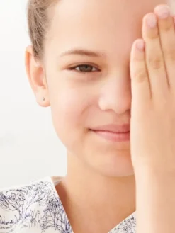 Pojedynczy kolczyk z białego złota z diamentami - kwadrat - 0,01 ct - próba 585