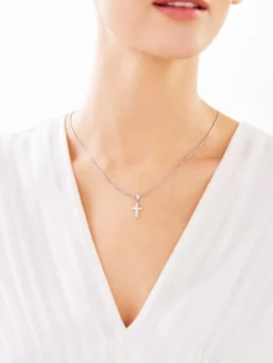 Zawieszka srebrna - krzyż z cyrkoniami