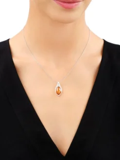 Zawieszka srebrna z bursztynem