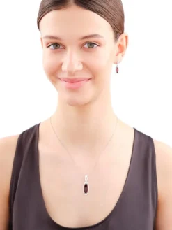 Zawieszka srebrna z bursztynem