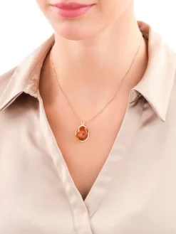 Zawieszka srebrna z bursztynem