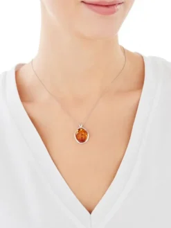 Zawieszka srebrna z bursztynem