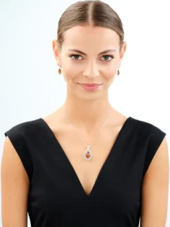 Zawieszka srebrna z bursztynem