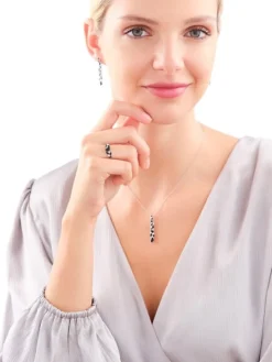 Zawieszka srebrna z cyrkoniami