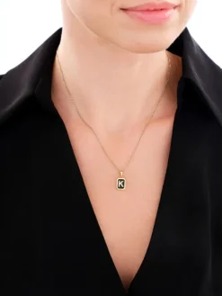 Zawieszka srebrna z cyrkoniami i emalią - litera K