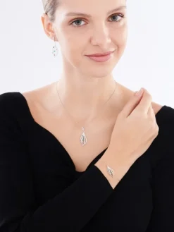 Zawieszka srebrna z cyrkoniami