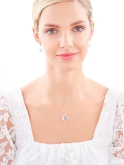 Zawieszka srebrna z cyrkoniami - koło, kwiaty