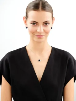 Zawieszka srebrna z cyrkonią, szlifowanym szkłem i emalią - kwiaty