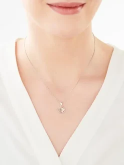 Zawieszka srebrna z cyrkoniami - Panna