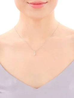 Zawieszka srebrna z cyrkoniami - litera J