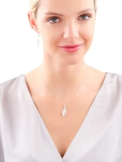 Zawieszka srebrna z cyrkoniami