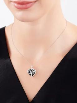 Zawieszka z białego złota z diamentem - puzderko - serce, drzewko - 0,005 ct - próba 585