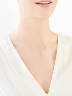 Zawieszka z żółtego i białego złota z diamentem - krzyż - 0,002 ct - próba 375