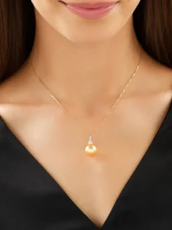 Zawieszka z żółtego złota z brylantami i perłą Golden South Sea - próba 585