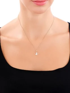 Zawieszka z żółtego złota z diamentem - medalik Matka Boska - 0,003 ct - próba 585