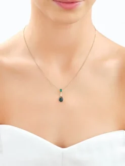 Zawieszka z żółtego złota z diamentami czarnymi i szmaragdami syntetycznymi - próba 585