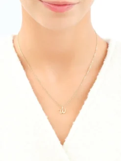 Zawieszka z żółtego złota z diamentem - litera W - 0,003 ct - próba 375