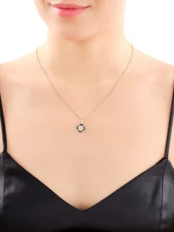 Zawieszka z żółtego złota z diamentami i emalią - 0,08 ct - próba 585