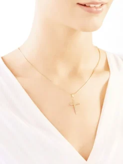 Złota zawieszka - krzyż