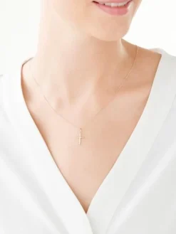 Złota zawieszka - krzyż