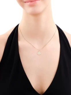 Złota zawieszka - kwiat