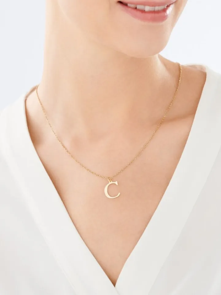 Złota zawieszka - litera C